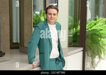 Rom, Italien. Juni 2021. Giulio Pranno nimmt an den Filmaufnahmen der Comedians im Meridien Visconti Palace in Rom Teil. Kredit: SOPA Images Limited/Alamy Live Nachrichten Stockfoto