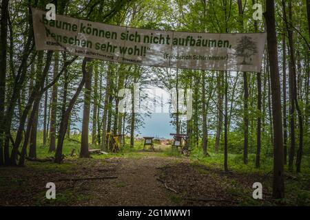 Details Blick auf das Protestcamp der Naturschutzaktivisten im Hambacher Wald Stockfoto