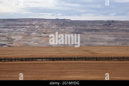 Überblick über den Tagebau Hambach im Betrieb Mai 2021 Stockfoto