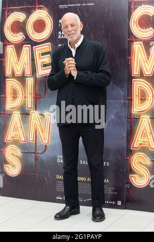 Rom, Italien. Juni 2021. Die italienische Regisseurin Gabriele Salvatores während der Fotoserie „Comedians“ in Rom (Foto: Matteo Nardone/Pacific Press) Quelle: Pacific Press Media Production Corp./Alamy Live News Stockfoto