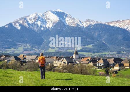 Frankreich, Isere, Region Trieves, Wanderung ab Mens, Dorf Prebois am Fuße des Jocou (2051m) Stockfoto