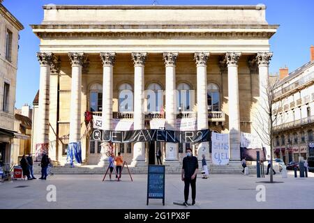 Frankreich, Cote d'Or, Dijon, UNESCO-Weltkulturerbe, Place du Theatre, Grand Theatre während der Demonstrationen während der Covid-Periode von 19 Stockfoto