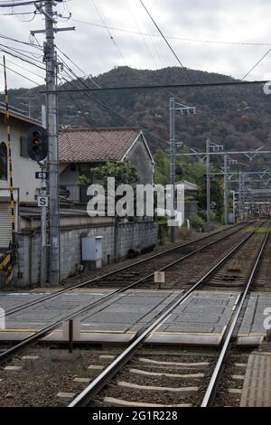 KYOTO, JAPAN - 11. Dez 2019: Kyoto, Japan-26. Nov 2019: Landschaft des Bahnhofs in Kyoto, Japan Stockfoto