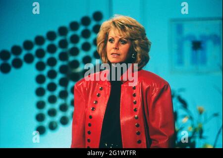 Karin Tietze Ludwig, deutsche Lottofee, im Fernsehstudio, Deutschland 1992. Stockfoto