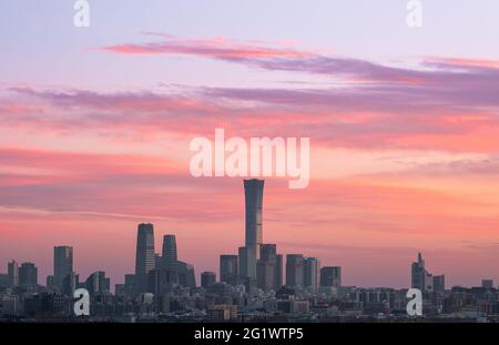 Wunderschönes Stadtbild bei Sonnenuntergang in Peking, China Stockfoto