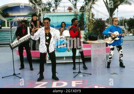 ZDF Fernsehgarten, Sonntagsunterhaltung aus dem Garten des ZDF in Mainz, Sendung vom 23. August 1992, Gaststar: Band 'Londonbeat' Stockfoto