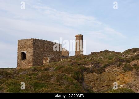 Wheal Coates Zinn Mine, Stanz- und Winding Engine Houses. UNESCO-Weltkulturerbe. St. Agnes, North Cornwall, Großbritannien. Stockfoto