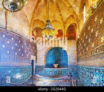 CORDOBA, SPANIEN - 30. SEPTEMBER 2019: Die Kapelle San Bartolome verfügt über eine beeindruckende Mudejar-Bearbeitung mit geometrischen und stellaren Mustern und Yeseria plast Stockfoto