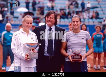 Die australische Tennisspielerin, Koarch und Schriftstellerin Jelena Dokic und die Französin Amelie Mauresmo, Rome Masters 2001 Stockfoto