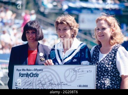 Die amerikanische Tennisspielerin Andrea Jaeger (Mitte), Hilton Head, Family Circle Cup 1994 Stockfoto