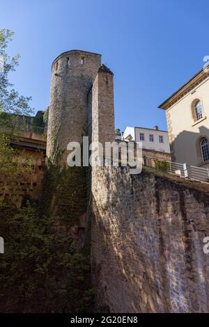 Europa, Luxemburg, Luxemburg-Stadt, Schritte von der Rue de Treves zur Tour Jacob und dem alten Turm auf der Rue de Rham Stockfoto