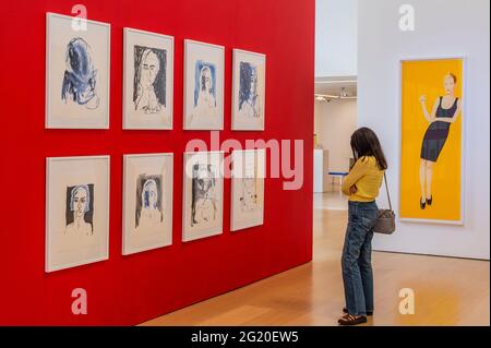 London, Großbritannien. Juni 2021. Tracey Emin, These Feelings were true, 2020, der komplette Satz von acht Lithographien, alle signiert, betitelt, datiert und nummeriert 13/50 in Bleistift, Estimate £30,000 - 50,000 - Sonnenwetter und London Gallery Weekend bringt viele Besucher hervor - Öffentliche Besichtigung der Sammlung des Editions-Verkaufs bei Pillips, London. Kredit: Guy Bell/Alamy Live Nachrichten Stockfoto