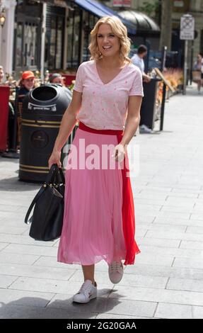 London, Großbritannien. Juni 2021. Charlotte Hawkins in den Global Radio Studios in London. (Foto von James Warren/SOPA Images/Sipa USA) Quelle: SIPA USA/Alamy Live News Stockfoto