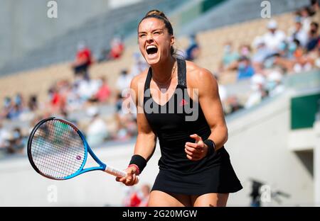 Maria Sakkari aus Griechenland reagiert auf den Gewinn des vierten Rundenmatches gegen Sofia Kenin aus den Vereinigten Staaten beim Roland-Garros 2021, Grand Slam Tennisturnier am 7. Juni 2021 im Roland-Garros-Stadion in Paris, Frankreich - Foto Rob Prange / Spanien DPPI / DPPI / LiveMedia Stockfoto