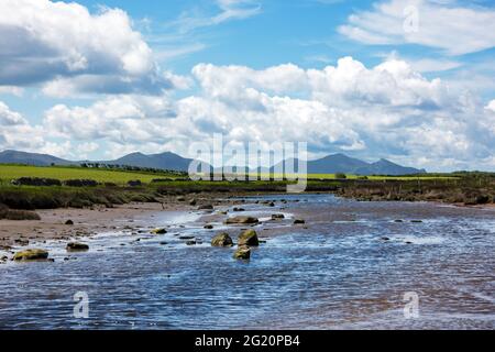 Der Fluss Braint ist ein kleiner Gezeitenfluss auf Anglesey, Nordwales. Seine primäre Quelle ist Llyn oder der See Llwydiarth südwestlich von Llanddona. Stockfoto