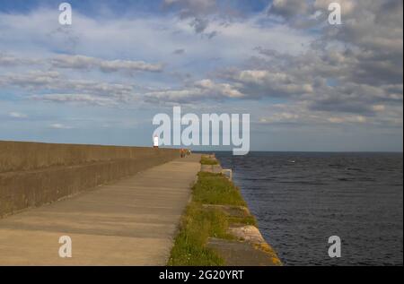 Der Eingang zum Hafen bei Berwick-upon-Tweed in Northumberland, Großbritannien Stockfoto