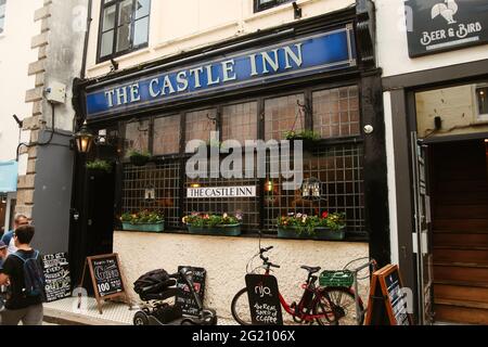 The Castle Inn Public House, Fore Street, St. Ives, Cornwall, Großbritannien, Juni 2021 Stockfoto