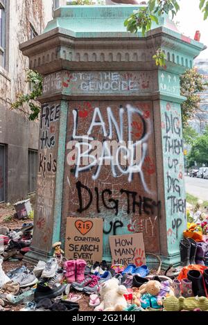 Egerton Ryerson Statue stürzte aus Protest, Toronto, Kanada-7. Juni 2021 Stockfoto