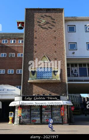 Godiva Clock and Bell, Broadgate House, Broadgate, City Centre, Coventry, West Midlands, England, Großbritannien, Großbritannien, Europa Stockfoto