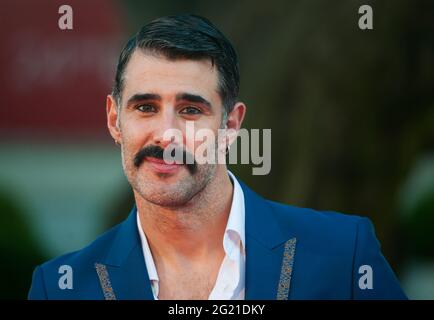 Malaga, Spanien. Juni 2021. Der spanische Schauspieler David Amor auf dem roten Teppich im Miramar Hotel. Die Neuauflage des 24. Spanischen Filmfestivals von Malaga, eines großen Kinoereignisses in Spanien, stellt die Filmkandidaten für den Preis „Biznaga de Oro“ vor, die alle Maßnahmen zur Verhinderung der Ausbreitung des Coronavirus und zur Gewährleistung einer sicheren Veranstaltung verfolgen. Das Festival findet vom 3. Bis 13. Juni statt. Kredit: SOPA Images Limited/Alamy Live Nachrichten Stockfoto