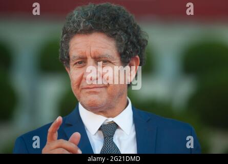 Malaga, Spanien. Juni 2021. Der spanische Schauspieler Pedro Casablanc auf dem roten Teppich im Miramar Hotel. Die Neuauflage des 24. Spanischen Filmfestivals von Malaga, eines großen Kinoereignisses in Spanien, stellt die Filmkandidaten für den Preis „Biznaga de Oro“ vor, die alle Maßnahmen zur Verhinderung der Ausbreitung des Coronavirus und zur Gewährleistung einer sicheren Veranstaltung verfolgen. Das Festival findet vom 3. Bis 13. Juni statt. Kredit: SOPA Images Limited/Alamy Live Nachrichten Stockfoto