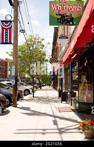 Geschäfte und Restaurants an der Water Street im Zentrum von Exeter, New Hampshire, USA. Stockfoto