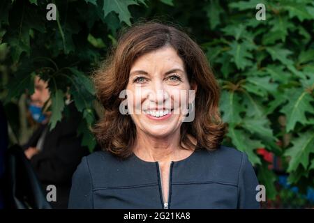 Scarsdale, Usa. Juni 2021. Statthalter Kathy Hochul nimmt an der Westchester-Versammlung Teil, die am 7. Juni 2021 im Jewish Community Center of Mid-Westchester in Scarsdale, NY, gegen antisemitismus und Hass aufsteht. (Foto von Lev Radin/Sipa USA) Quelle: SIPA USA/Alamy Live News Stockfoto