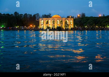 El Goli, auch Shah Goli genannt, ist ein großer historischer Park (Garten) in der südöstlichen Region von Tabriz, Iran. Stockfoto