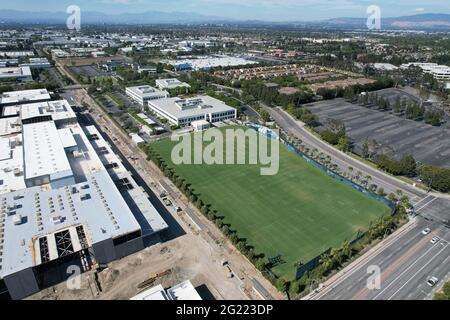 Eine Luftaufnahme des Hoag Performance Center, Sonntag, 5. Juni 2021, in Costa Mesa, Calif. Der Standort ist die Los Angeles Chargers Trainingseinrichtung und Stockfoto