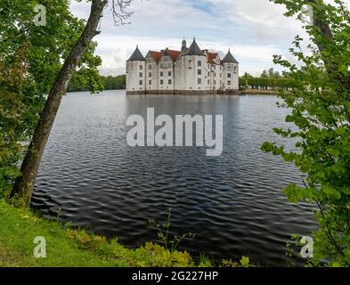 Gluecksburg, Deutschland - 27. Mai 2021: Blick auf die Gluecksburg in Norddeutschland Stockfoto