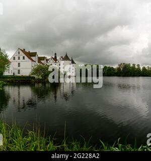 Gluecksburg, Deutschland - 27. Mai 2021: Blick auf die Gluecksburg in Norddeutschland Stockfoto