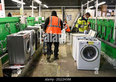 Villeurbanne (Ostfrankreich). ENVIE Rhone, freiwillige Organisation und soziale Integration Öko-Unternehmen, spezialisiert auf die Wiederverwendung und Reparatur von housho Stockfoto