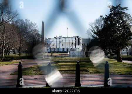 Peking, China. März 2021. Das am 11. März 2021 aufgenommene Foto zeigt das Weiße Haus in Washington, DC, USA. Quelle: Liu Jie/Xinhua/Alamy Live News Stockfoto