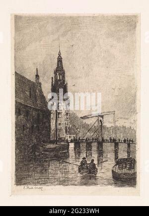 Montelbaanstoren in Amsterdam. Die Montelbaanstoren mit einer Zugbrücke über den Kanal. Im Vordergrund ein Ruderboot. Stockfoto