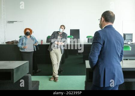 Justizminister Vincent Van Quickenborne, Foto bei einem Besuch von Justizminister Van Quickenborne in der Drogenbehandlungskammer (Drugshandande Stockfoto