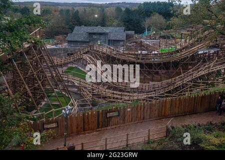 Die Wickerman Wicker man Achterbahn während der Bauarbeiten im Alton Towers Theme Park Stockfoto