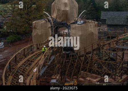 Die Wickerman Wicker man Achterbahn während der Bauarbeiten im Alton Towers Theme Park Stockfoto