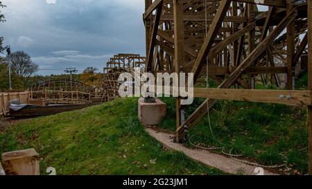 Die Wickerman Wicker man Achterbahn während der Bauarbeiten im Alton Towers Theme Park Stockfoto