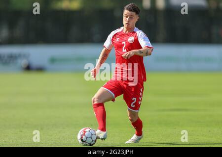 Marbella, Spanien. Juni 2021. Oliver Villadsen (2) aus Dänemark während des Fußballfreundschaftlichen zwischen der irischen U21 und der dänischen U20 im Fußballzentrum Dama de Noche in Marbella. (Bildnachweis: Gonzales Photo - Rune Mathiesen). Stockfoto