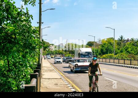 Brücke über den Fluss Almendares, Havanna, Kuba, Juni 2021 Stockfoto