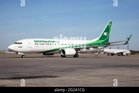 Kiew, Ukraine - 10. September 2019: Flughafen Boryspil. FLUGZEUGE - Boeing 737-81Z, Iraqi Airways. Flugzeug YI-ASJ. Stockfoto