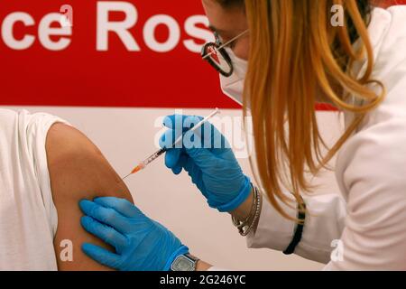 Rom, Den 10. März 2021. Verabreichung von Anti-Covid-Impfstoffen am Zentrum des Roten Kreuzes am Bahnhof Termini (Rom - 2021-03-10, Vincenzo Livieri) p.s. la foto Stockfoto