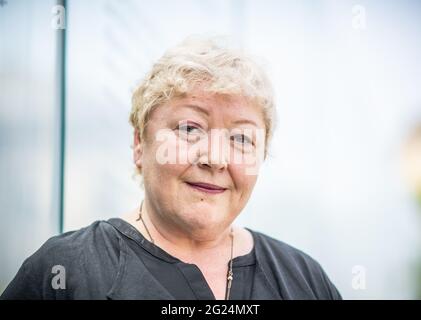 Berlin, Deutschland. Juni 2021. Evelyn Zupke, designierte Bundeskommissarin für SED-Opfer, fotografiert im Bundestag. Der kommissar soll sich nach der Auflösung der Stasi-Archivbehörde um die Sorgen der Opfer kümmern. Quelle: Michael Kappeler/dpa/Alamy Live News Stockfoto