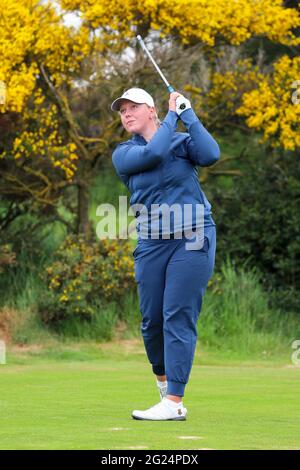 Troon, Großbritannien. Juni 2021. CHLOE GOADBY, 23-jährige aus St Andrews, frisch von ihrem Sieg bei der Scottish Womens Amateur Championship 2021, die in der R und A Womens Amateur Championship in Barassie Links, Troon, spielte. Kredit: Findlay/Alamy Live Nachrichten Stockfoto