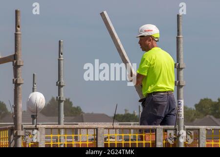 1. Etage Bauphasen; Farington Mews schlagen die Stamp Duty Deadline - Keepmoat Häuser Entwicklungsstandort in Chorley. Bauherren beginnen mit dem Bau auf dieser großen neuen Wohnanlage mit Lynx Betonfertigbodensystemen. VEREINIGTES KÖNIGREICH Stockfoto