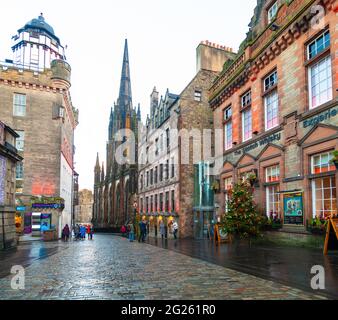 Die Scotch Whisky Experience und die Camera Obscura auf der Royal Mile Edinburgh Stockfoto