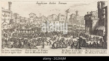 Körperliche Bestrafung; Supplicium Sceleri Fraenum. Auf einem Stadtplatz voller Menschen werden verschiedene Hinrichtungen und Folter durchgeführt. Auf einer Gehaltserhöhung wird jemand enthauptet und ein weiterer Gelway. Zwei Menschen hängen an einem Galgen in der Mitte. Hinten am Rücken ist jemand auf einen Wischergs angewiesen. In der oberen rechten Ecke des Abdrucks wurde gerade ein Käfig mit einer verurteilten Person gesehen. Es gibt acht neue französische Regeln unter der Show. Stockfoto
