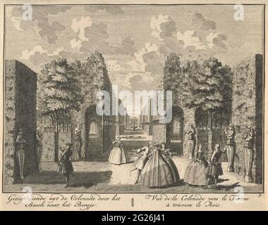 Blick von der Kolonnade im Garten des Hauses zum See zu Maarssen; sehen UYT de Colonade durch den Bosch zum Berg / vue de la Colonade Fresh le tertre à Travers le bois; die alten Adelyk Huys und Ridderhofstad ter Meer. Gesicht von der Kolonnade auf dem französischen Garten des Hauses zu MORESS, mit Wanderfiguren. Der Druck ist Teil einer Serie von 26 Gesichtern zu Hause im See und dem dazugehörigen Anwesen in Maarssen. Stockfoto