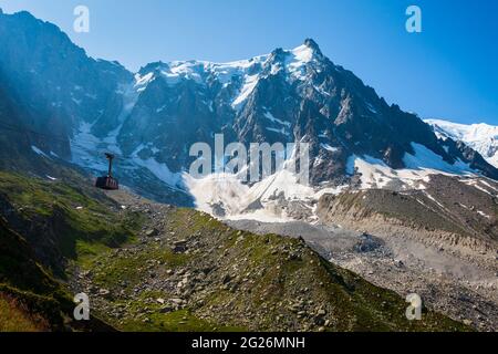 Mont Blanc oder Monte Bianco Bedeutung Weißen Berg ist der höchste Berg in den Alpen und in Europa, zwischen Frankreich und Italien Stockfoto