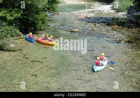 Kajakfahren auf dem Fluss Sava Bohinjika Bohinj Slowenien Stockfoto